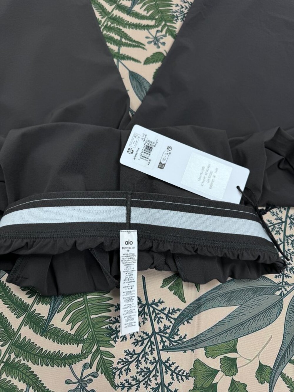 NWT 😜 Alo Yoga Suit Up Trouser Anthracite Grey Relaxed Fit Wide Leg Pants 30" - Picture 6 of 10